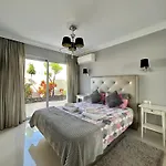 Вілла Luxury In K301 *